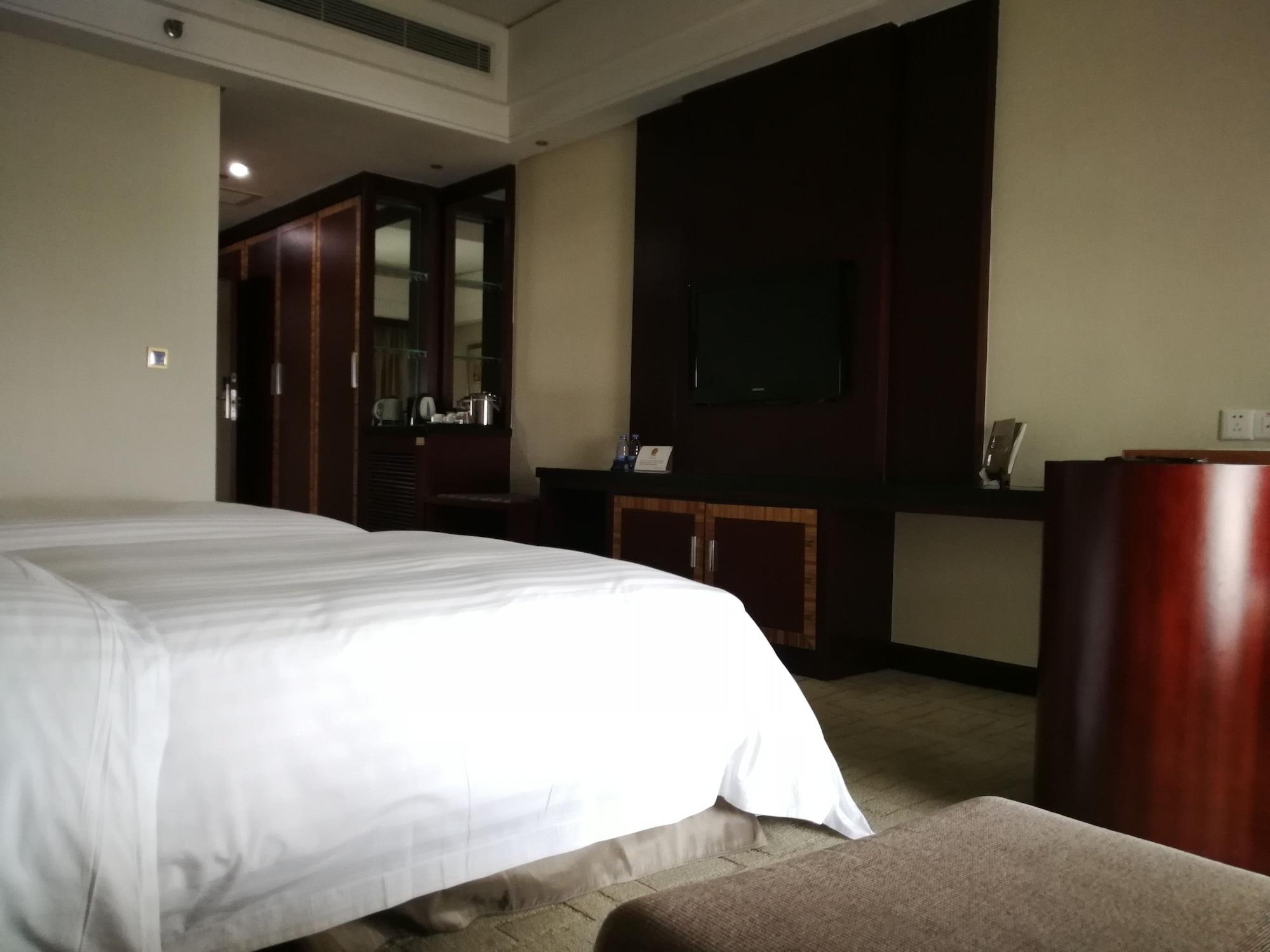 Daysun International Hotel Гуанджоу Екстериор снимка