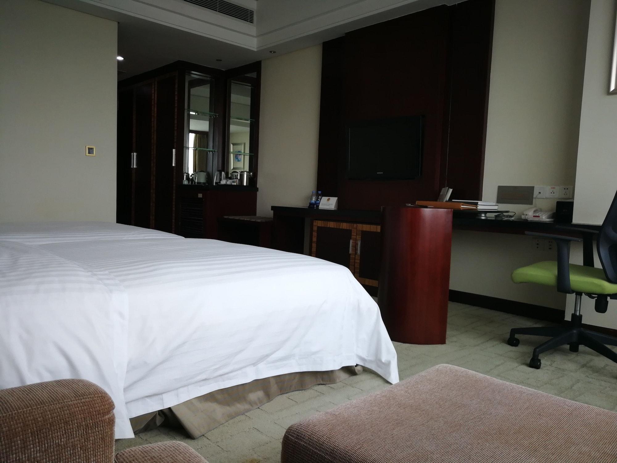 Daysun International Hotel Гуанджоу Екстериор снимка