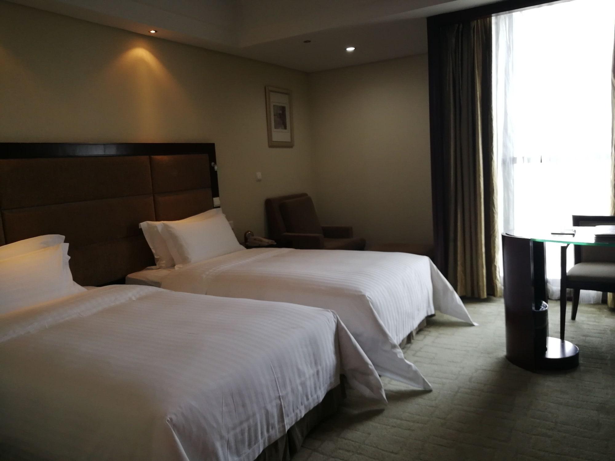 Daysun International Hotel Гуанджоу Екстериор снимка