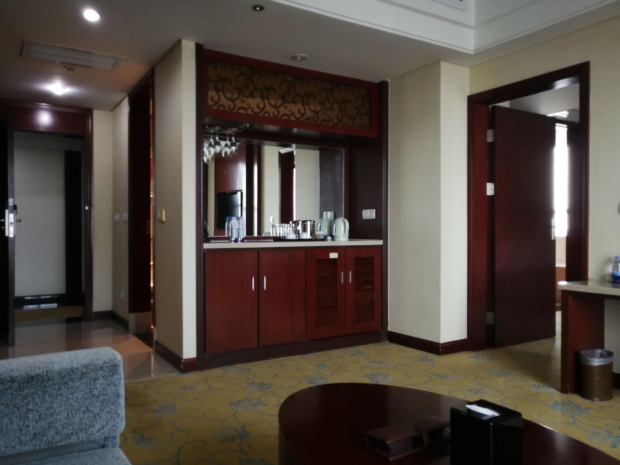 Daysun International Hotel Гуанджоу Екстериор снимка