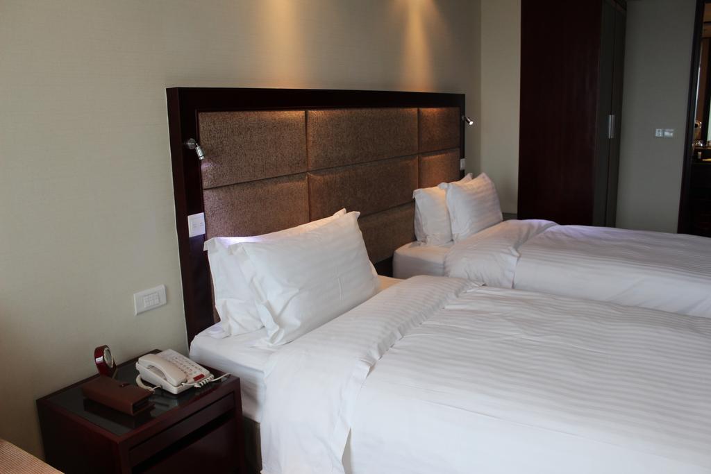 Daysun International Hotel Гуанджоу Екстериор снимка