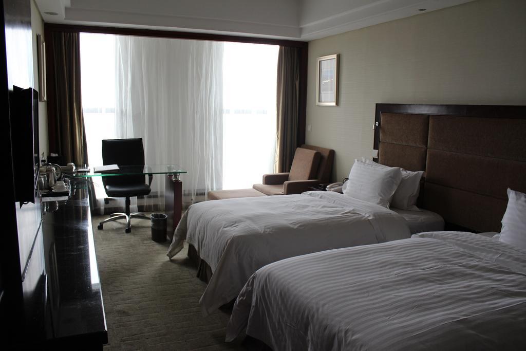 Daysun International Hotel Гуанджоу Екстериор снимка